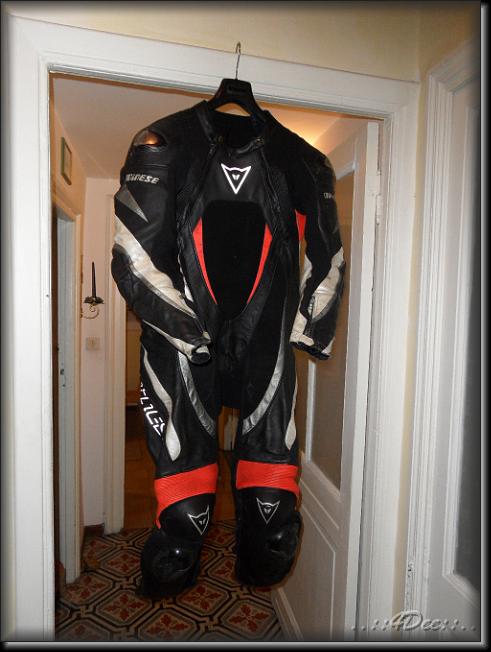 Clicca per scorrere le foto originali ingrandite